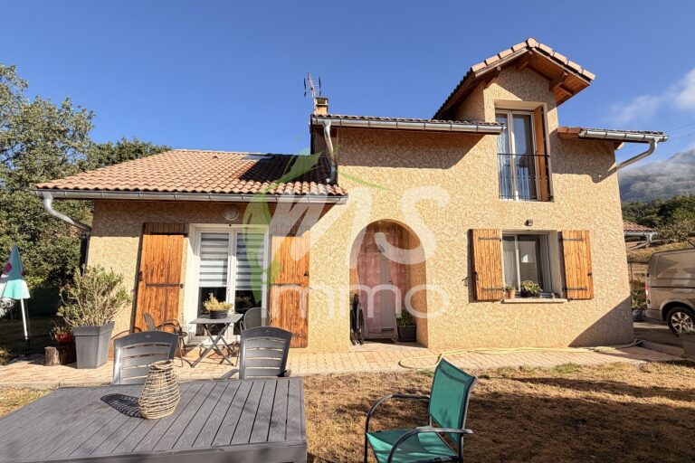 Maison F4 bis avec garage - 99.97 m² - MONTGARDIN