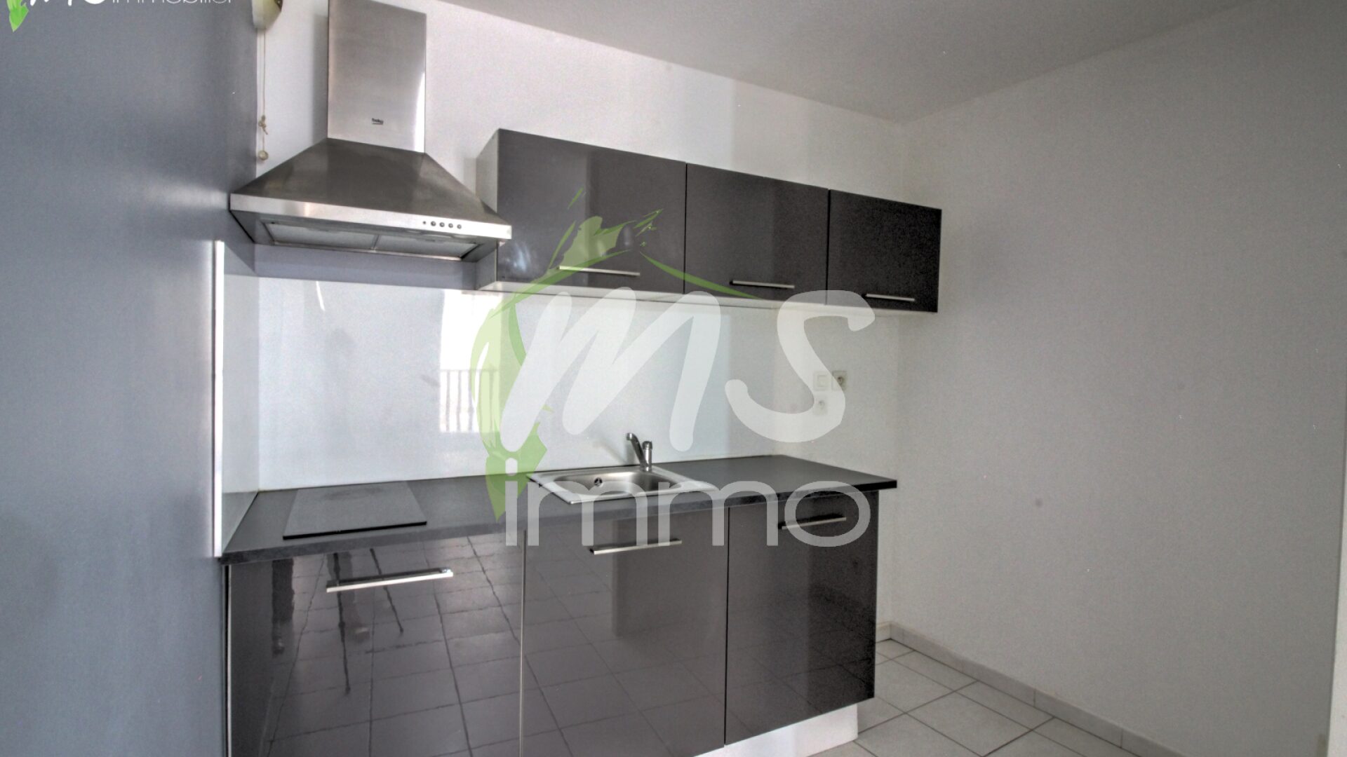 App. F2 avec cave - 42.56 m² - EMBRUN - Photo principale