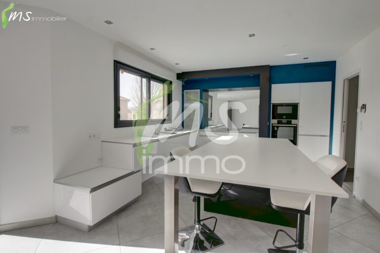 Villa F4 abri voiture, jardin et piscine - 115.83 m² - GAP