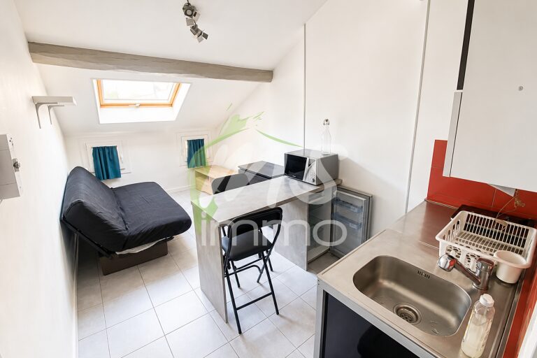 Studio au 2ème étage - 17.92 m² - GAP