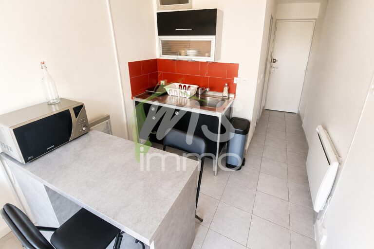Studio au 2ème étage - 17.92 m² - GAP
