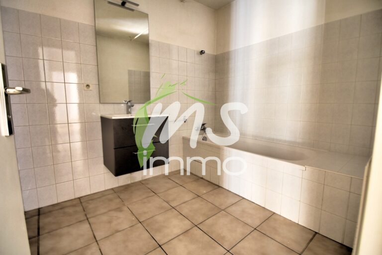 App. F3 avec cave et 2 parkings - 92.2 m² - GAP