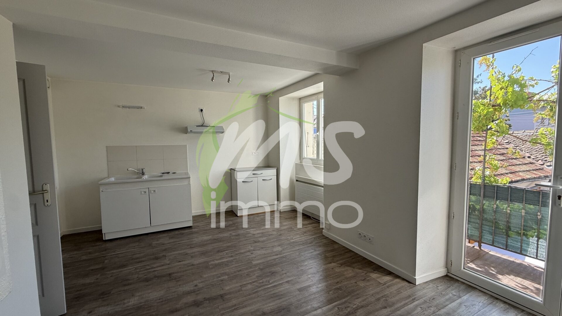 App. F2 N°3 avec parking - 28.43 m² - GAP - Photo principale
