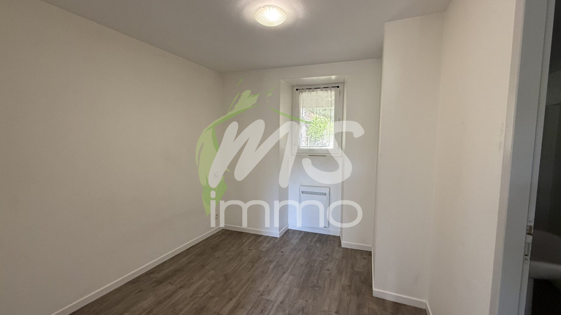 App. F2 N°3 avec parking - 28.43 m² - GAP - Photo 2