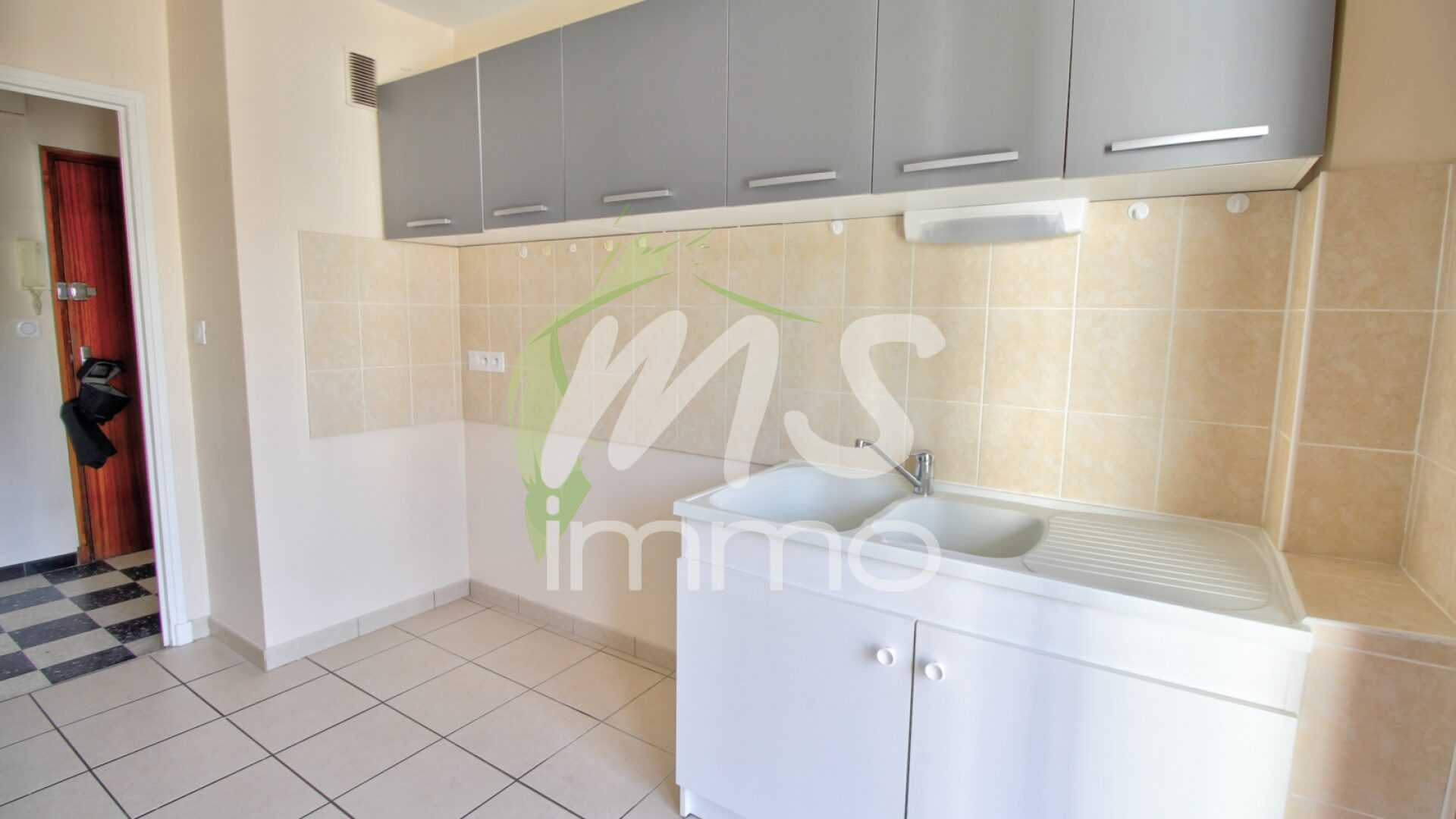App. F3 avec cave et garage - 61.64 m² - GAP - Photo 2