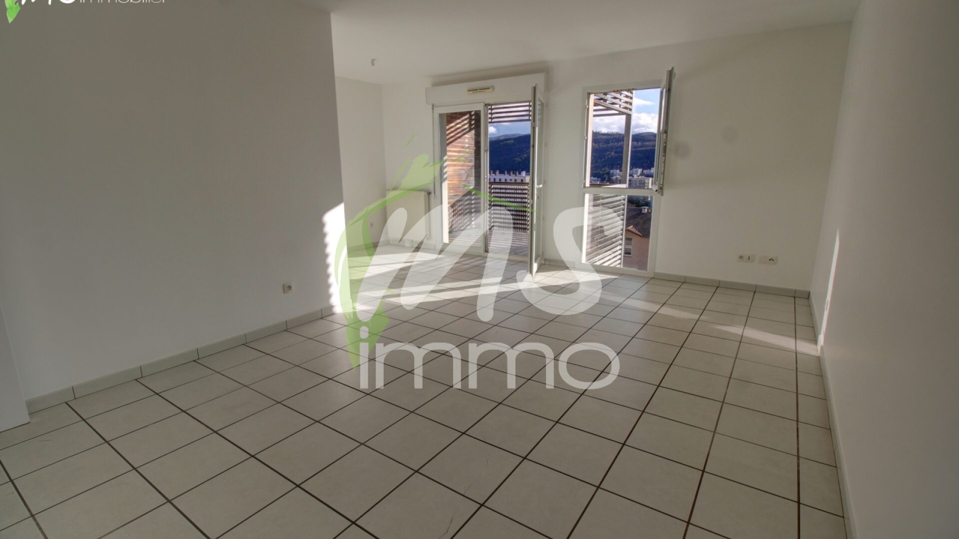 App. F3 N°A23 avec garage N°A20 - 70.34 m² - GAP - Photo 3