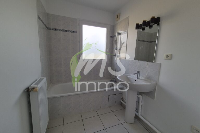 App. F3 N°B31 avec garage N°A16 - 100.41 m² - GAP
