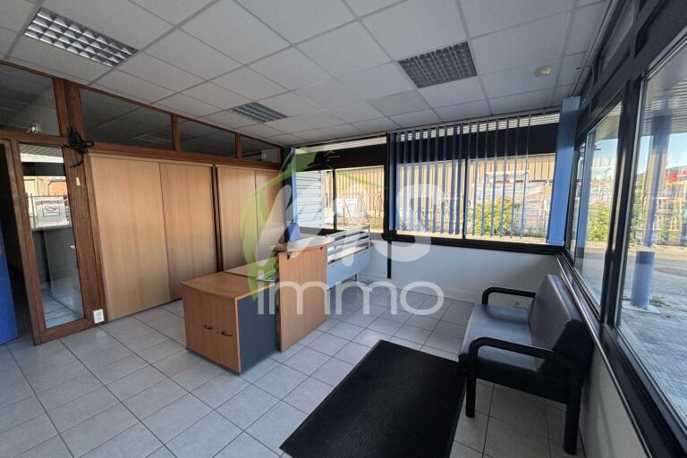 Bâtiment industriel de 1200 m² - CHATEAUVIEUX