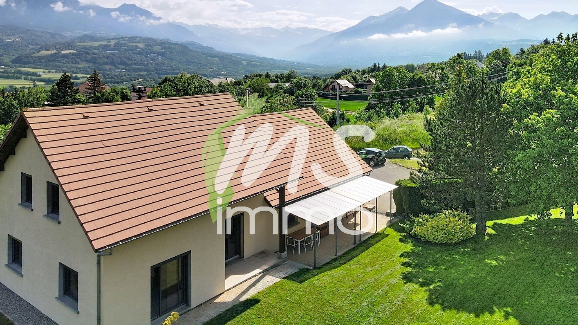 Maison T6 de 140 m² - SAINT-LAURENT DU CROS - Photo principale