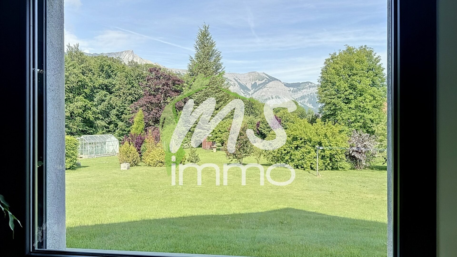 Maison T6 de 140 m² - SAINT-LAURENT DU CROS - Photo 6