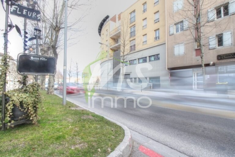 Local professionnel de 141 m² - GAP