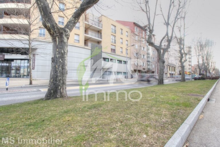 Local professionnel de 141 m² - GAP