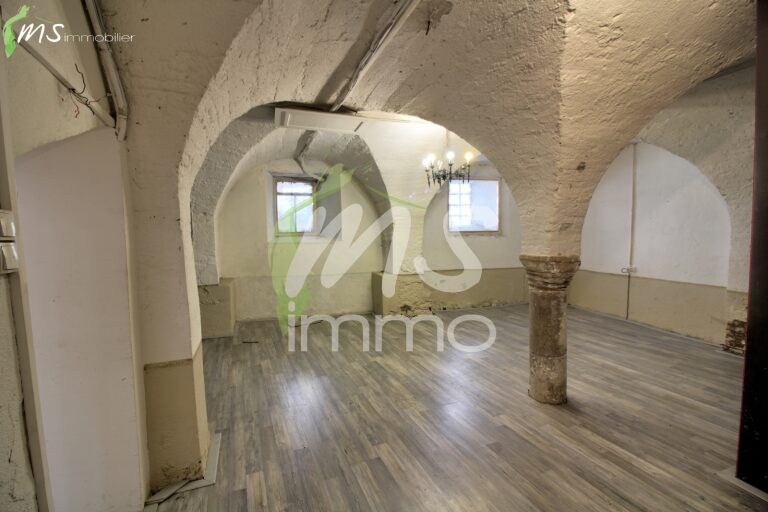 Local commercial de 120 m² - CHORGES