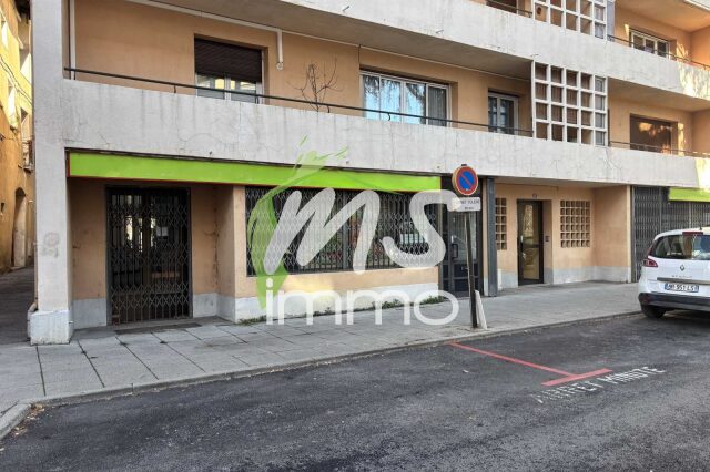 Local commercial de 270 m² - GAP