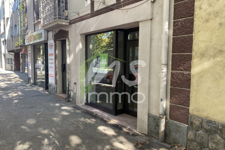 Local commercial de 35 m² - GAP