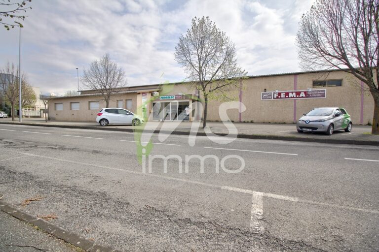 Local commercial de 230 m² - GAP
