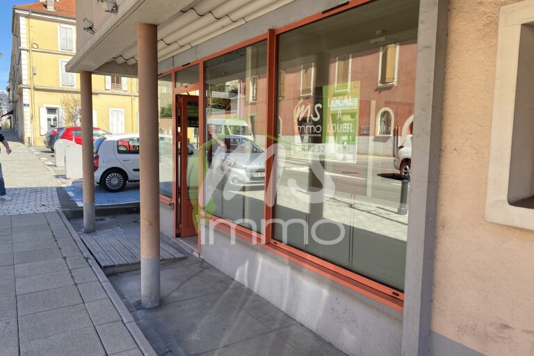 Local commercial de 30 m² - GAP