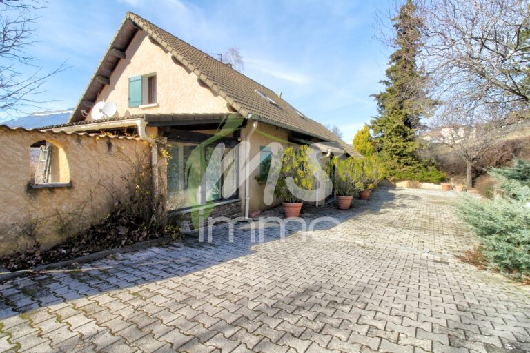 Maison T5 de 160 m² - CHATEAUVIEUX