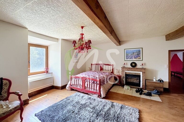 Maison T4 de 125 m² - AUBESSAGNE