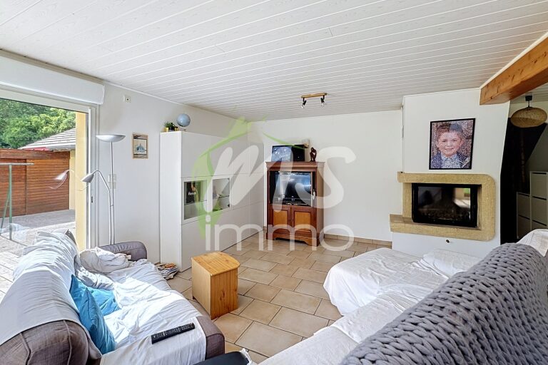 Maison T5 de 165 m² - SAINT-LAURENT DU CROS