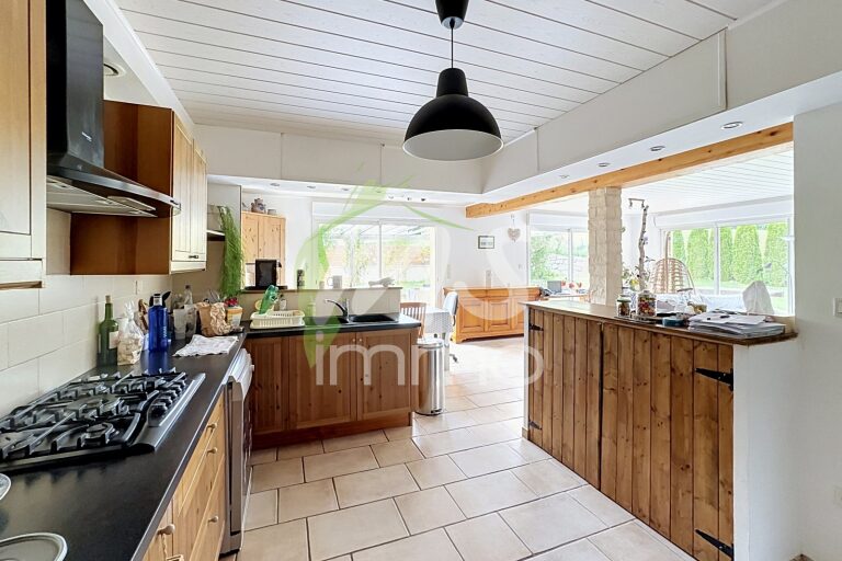 Maison T5 de 165 m² - SAINT-LAURENT DU CROS