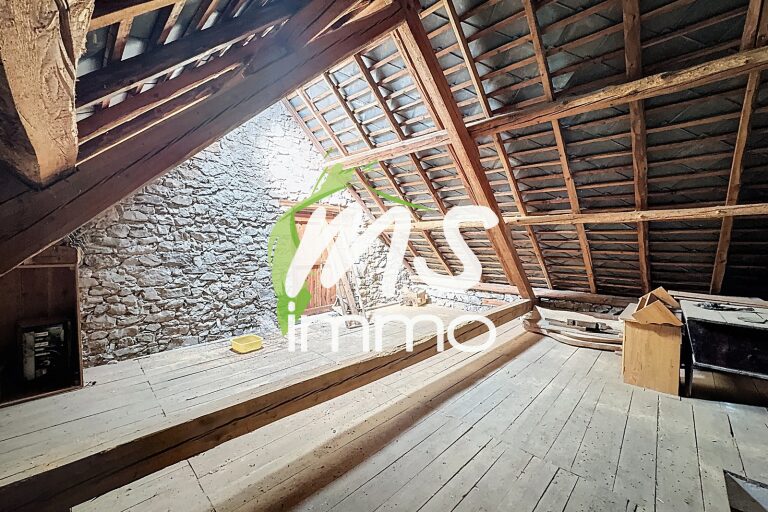 Maison T4 de 80 m² - CHAMPOLEON