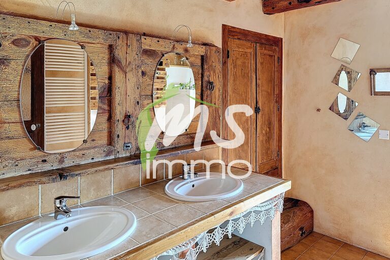 Maison T7 de 270 m² - CHABOTTES