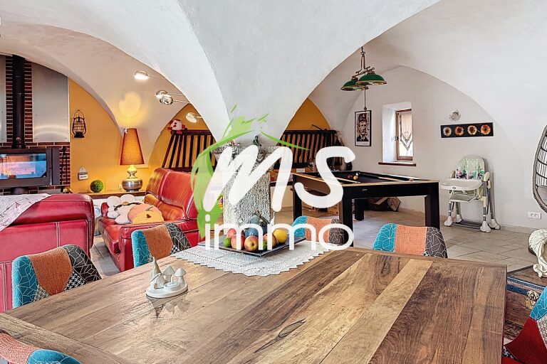 Maison T4 de 220 m² - aubessagne