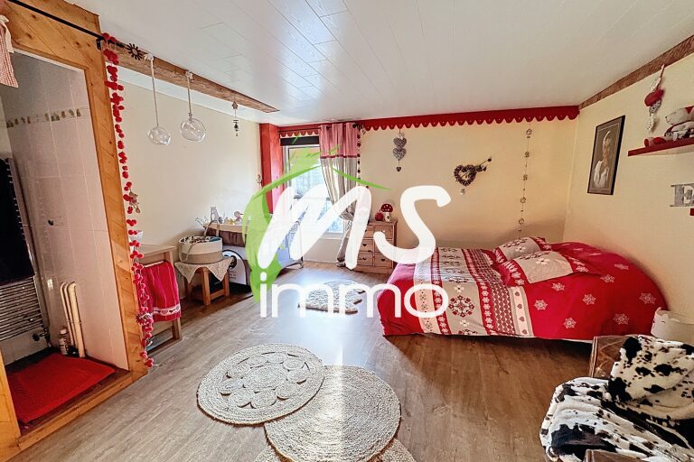 Maison T4 de 220 m² - aubessagne