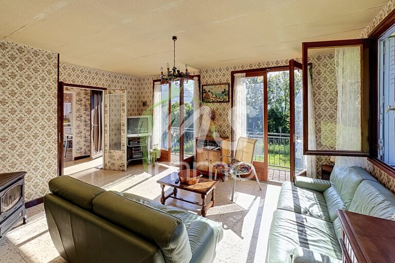 Maison T4 de 80 m² - LE GLAIZIL