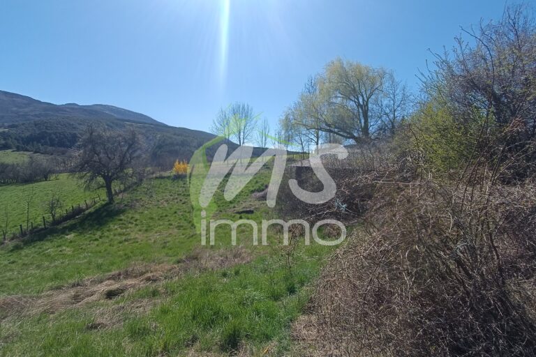 Terrain de 1480 m² - MONTGARDIN