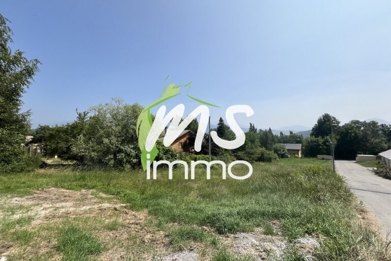 Terrain de 450 m² - CHORGES