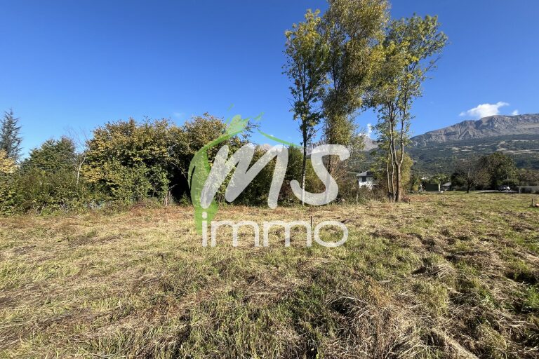 Terrain de 1087 m² - CHORGES