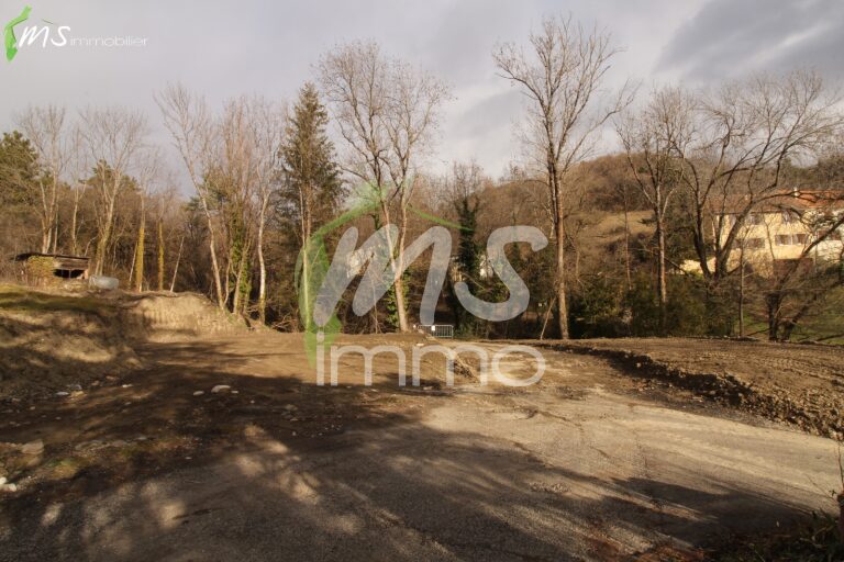 Terrain de 519 m² - CHÂTEAUVIEUX