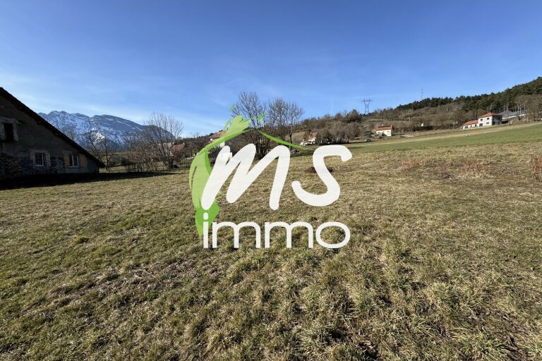 Terrain de 1470 m² - AUBESSAGNE