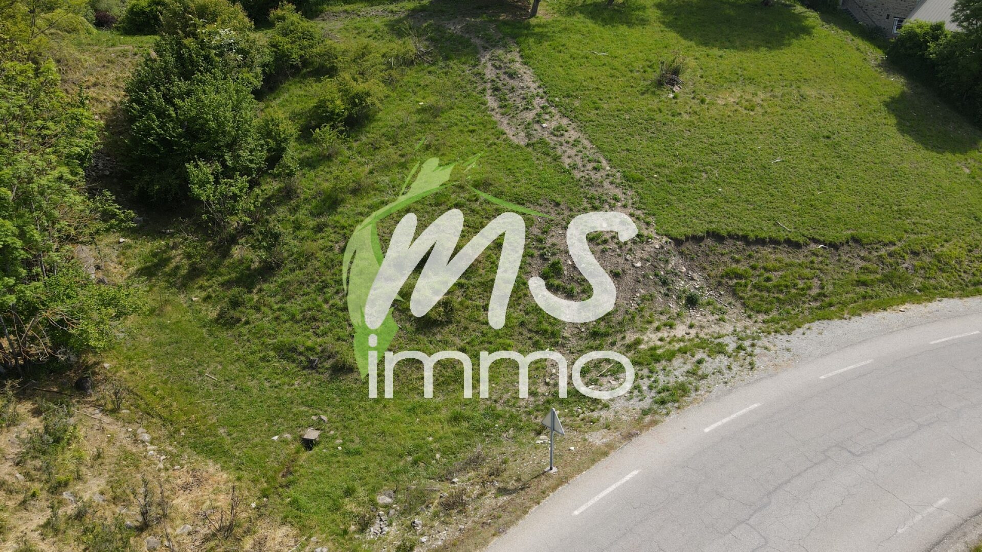 Terrain de 606 m² - CHABOTTES - Photo principale