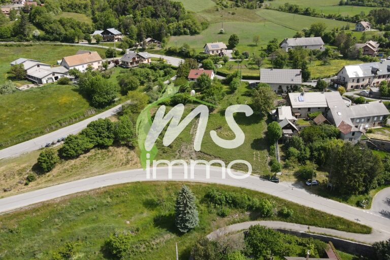 Terrain de 606 m² - CHABOTTES