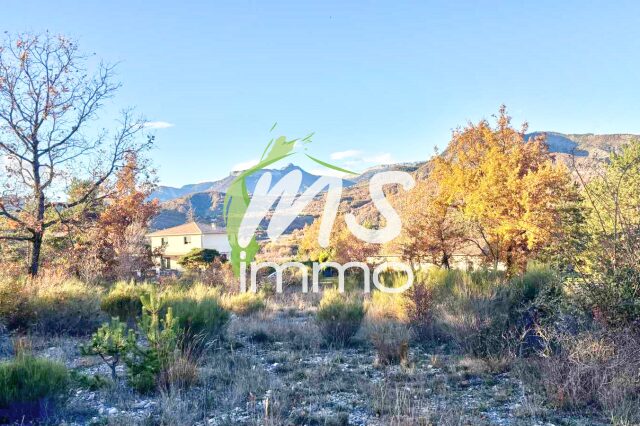 Terrain de 1500 m² - CURBAN