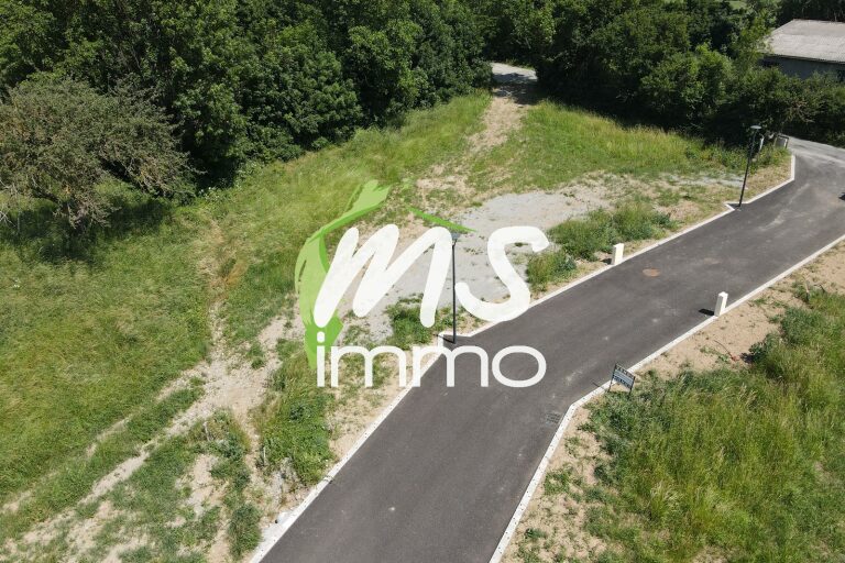 Terrain de 377 m² - AUBESSAGNE