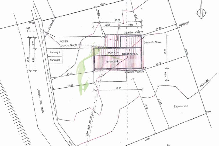 Terrain de 2001 m² - CURBANS