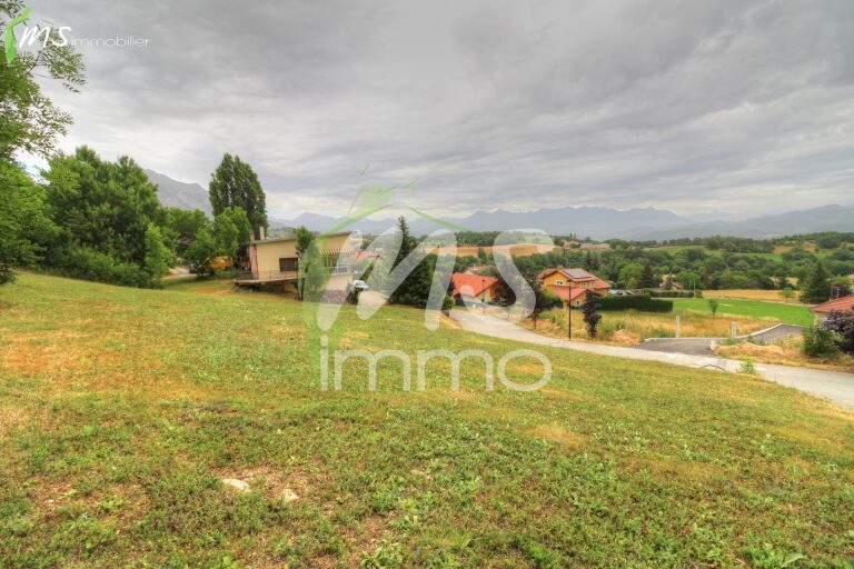 Terrain de 660 m² - LA FREISSINOUSE