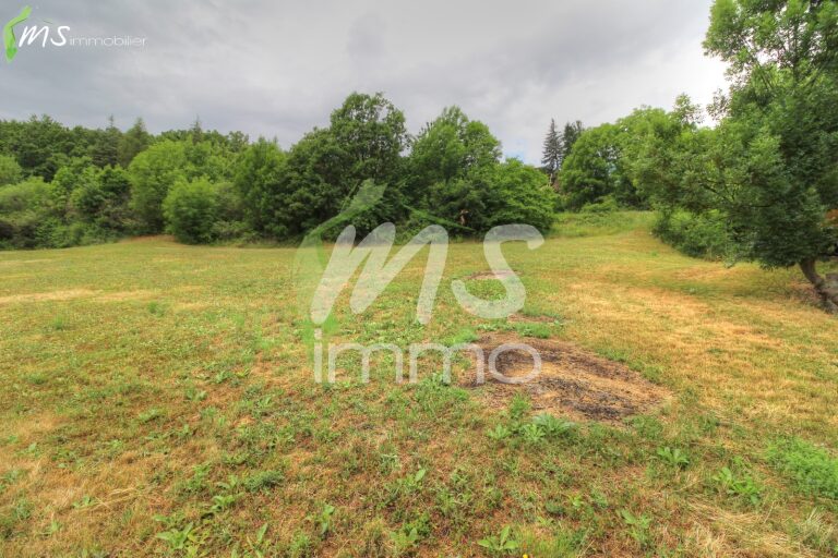 Terrain de 660 m² - LA FREISSINOUSE