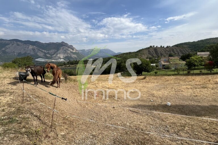 Terrain de 1584 m² - CLARET