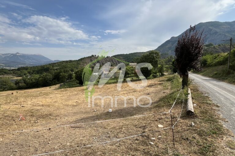 Terrain de 1313 m² - CLARET