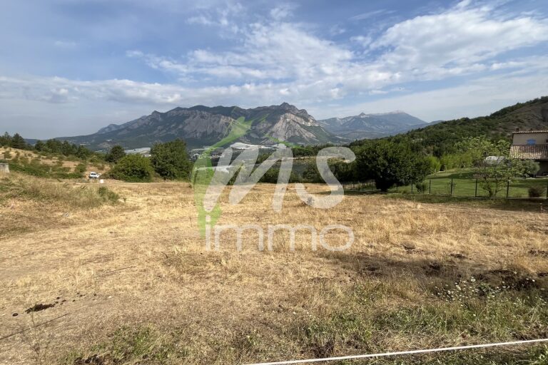 Terrain de 1377 m² - CLARET