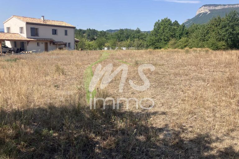 Terrain de 790 m² - VENTAVON