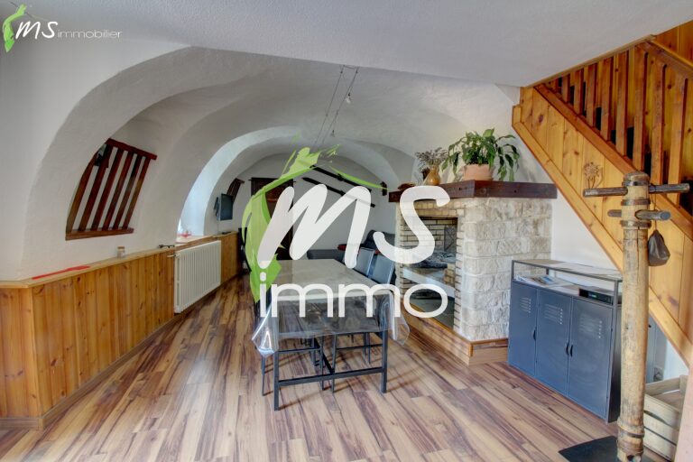 Maison T4 de 90 m² - ST ETIENNE LE LAUS